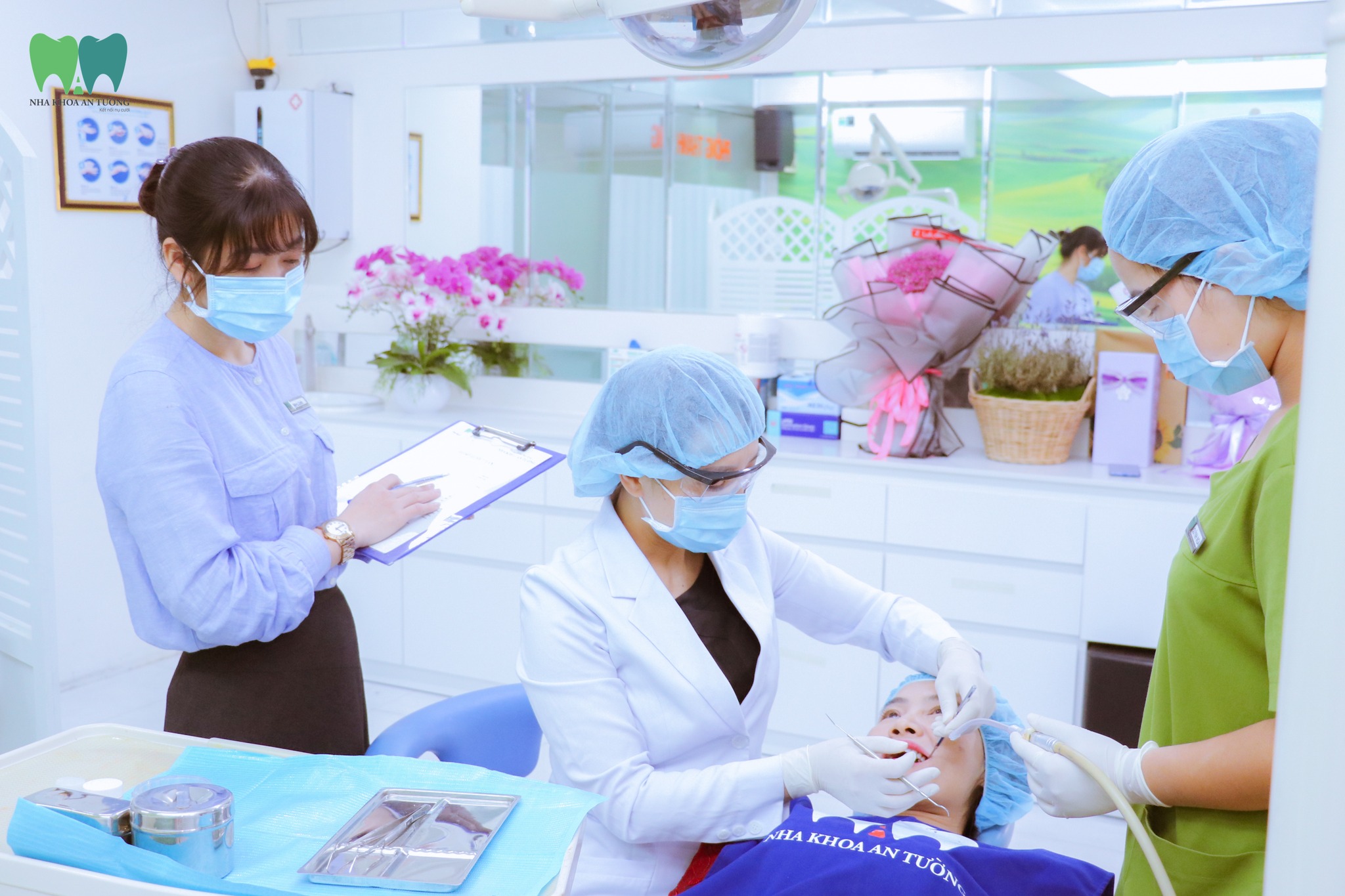 Trồng răng implant giá rẻ